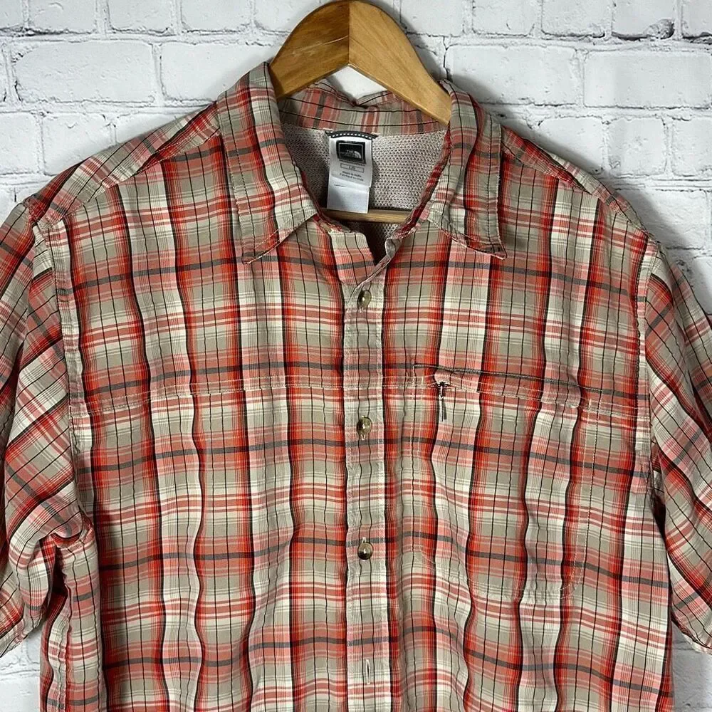 North Face Men’s Red Plaid Short‎ Sleeve Button Down Shirt size L Large